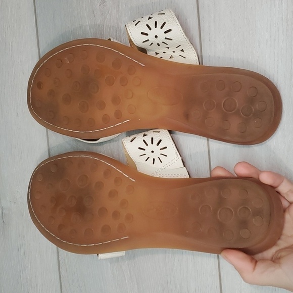 Born B.O.C Women Casaba Laser Cut Comfort Sandals shoes Loop Toe Flats shoes 8 - Picture 9 of 11